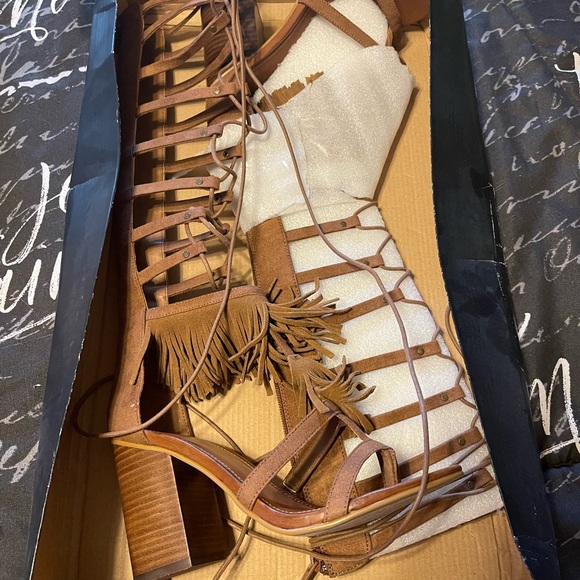 NWT Knee High Opened-Toed Gladiator Heeled Laced-Up Sandals - Picture 13 of 15